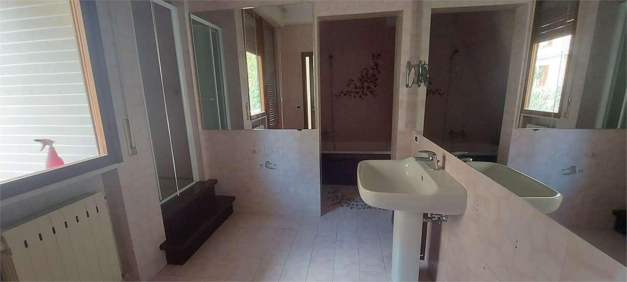 VILLETTA SCHIERA AFFITTO ANCONA 23