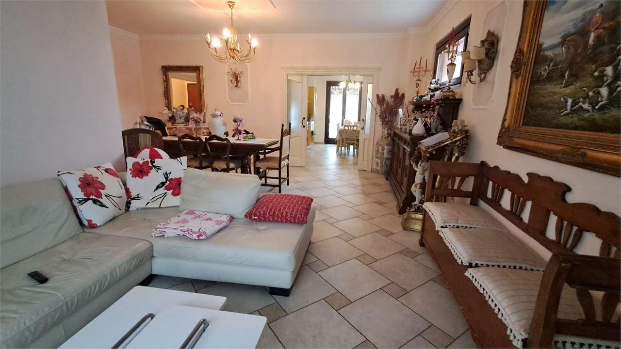 VILLA BIFAMILIARE VENDITA MONSANO 3