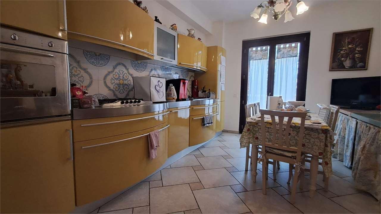 VILLA BIFAMILIARE VENDITA MONSANO 6