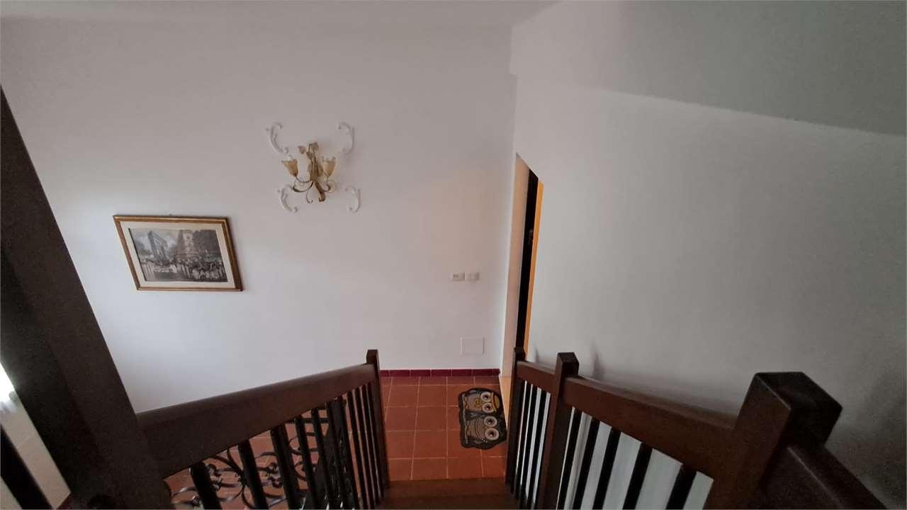 VILLA BIFAMILIARE VENDITA MONSANO 8