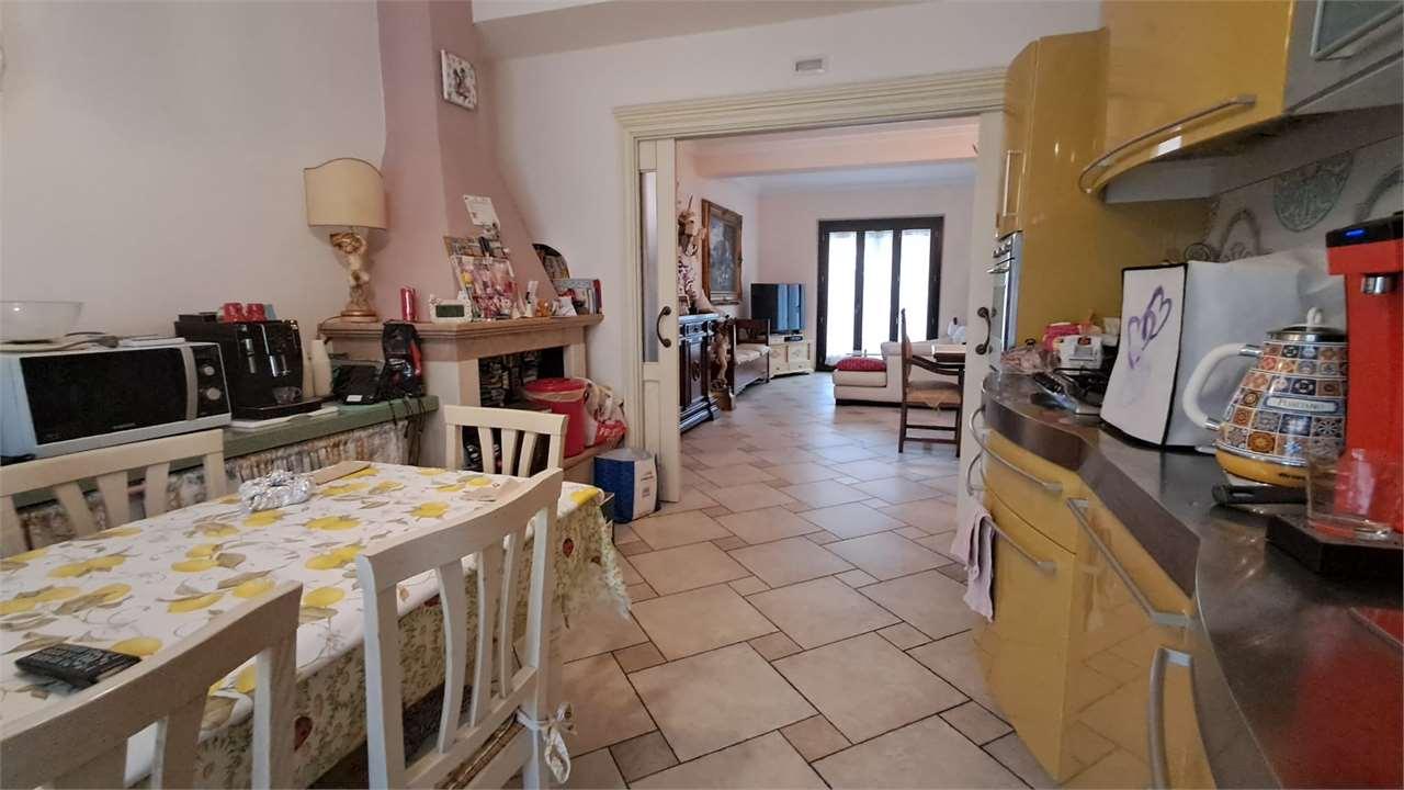 VILLA BIFAMILIARE VENDITA MONSANO 15