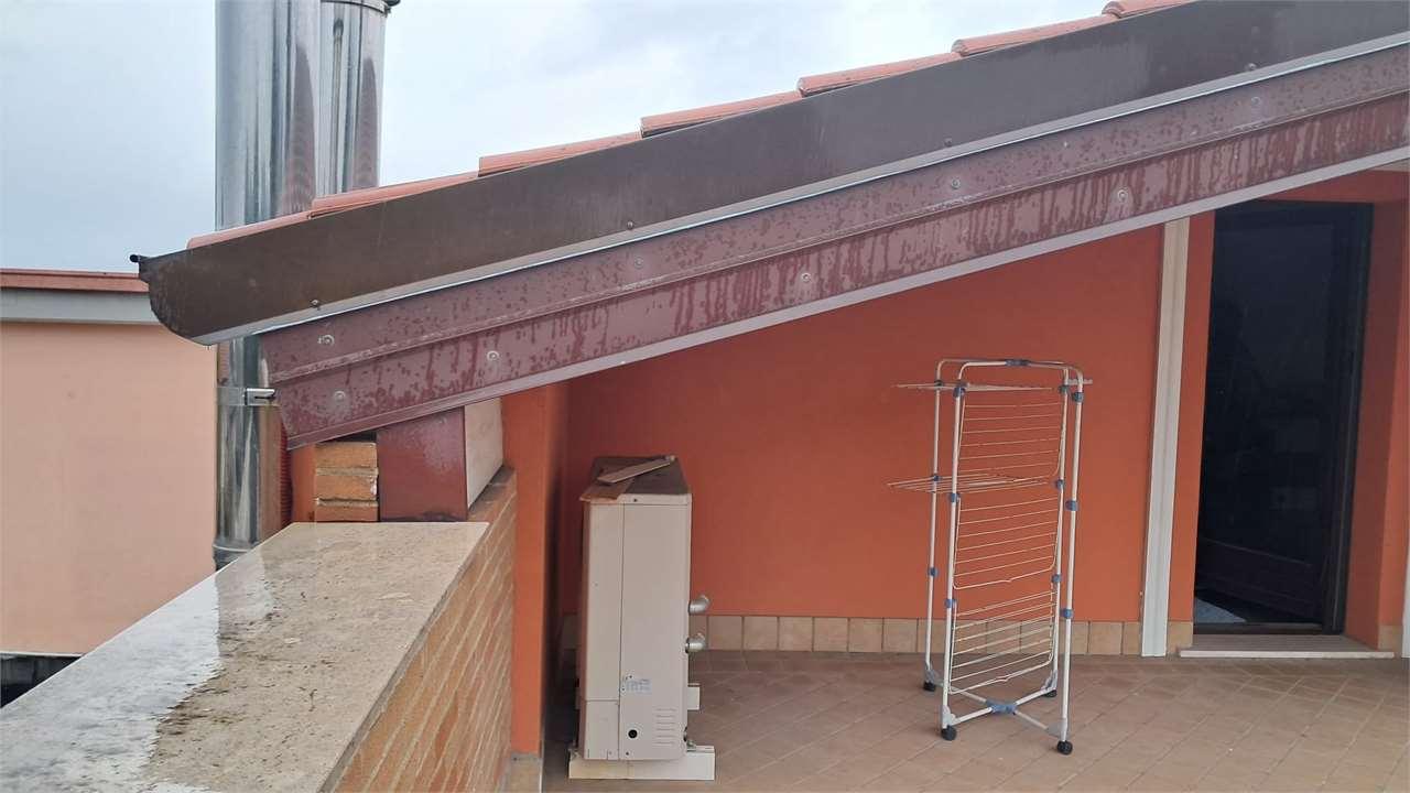 VILLA BIFAMILIARE VENDITA MONSANO 16