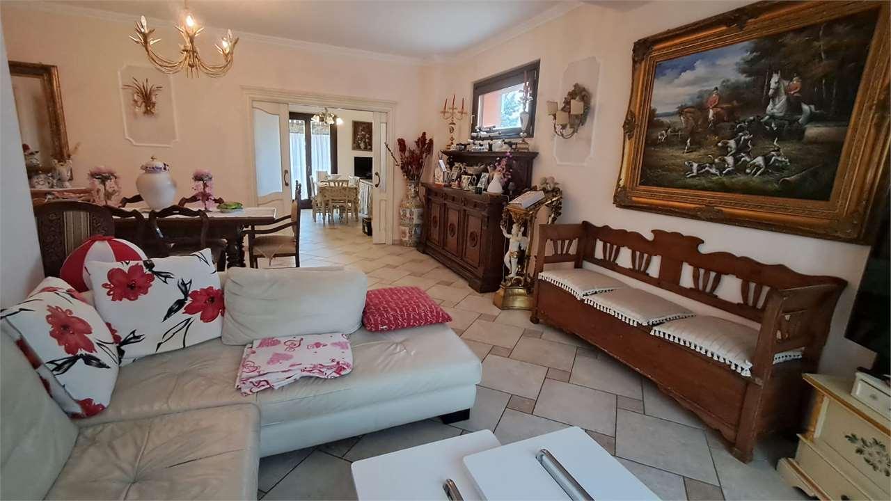 VILLA BIFAMILIARE VENDITA MONSANO 18