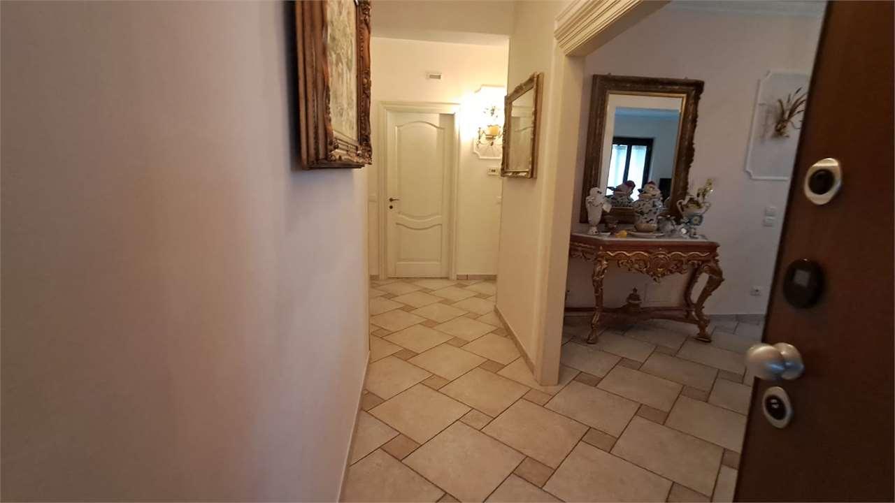 VILLA BIFAMILIARE VENDITA MONSANO 20