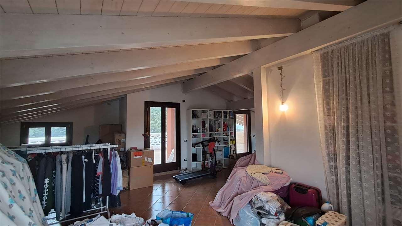 VILLA BIFAMILIARE VENDITA MONSANO 25