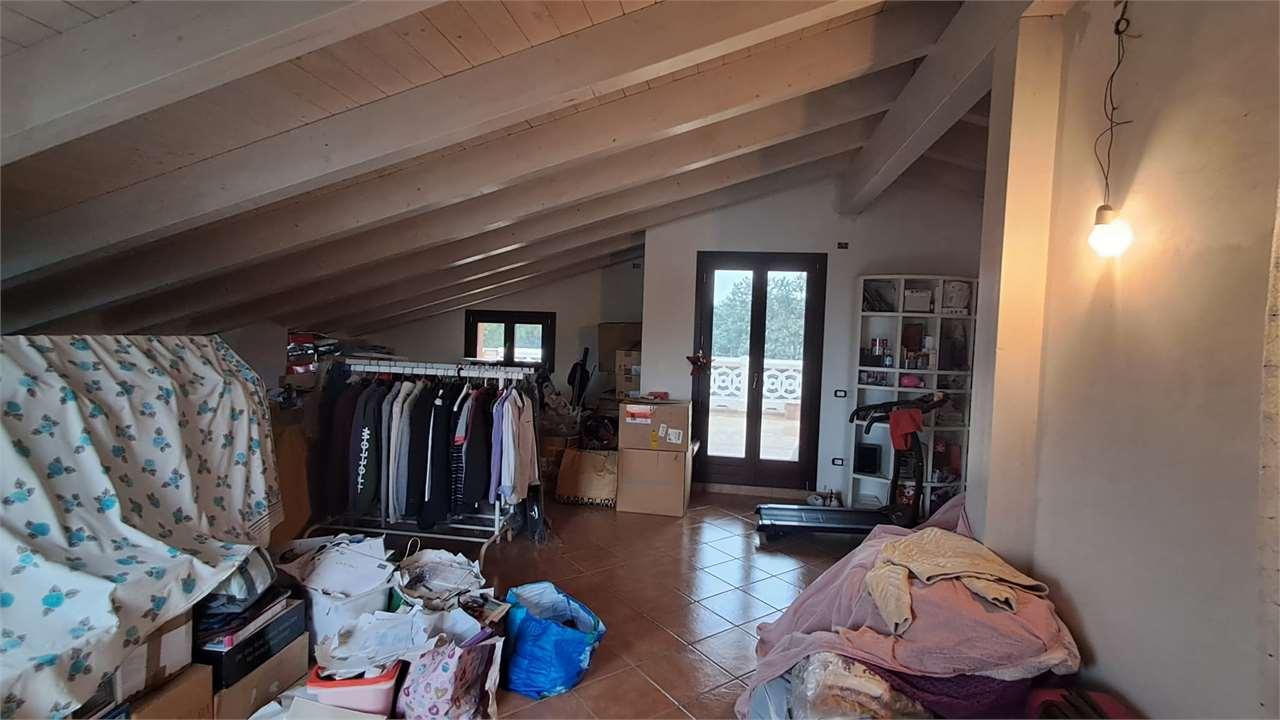 VILLA BIFAMILIARE VENDITA MONSANO 30