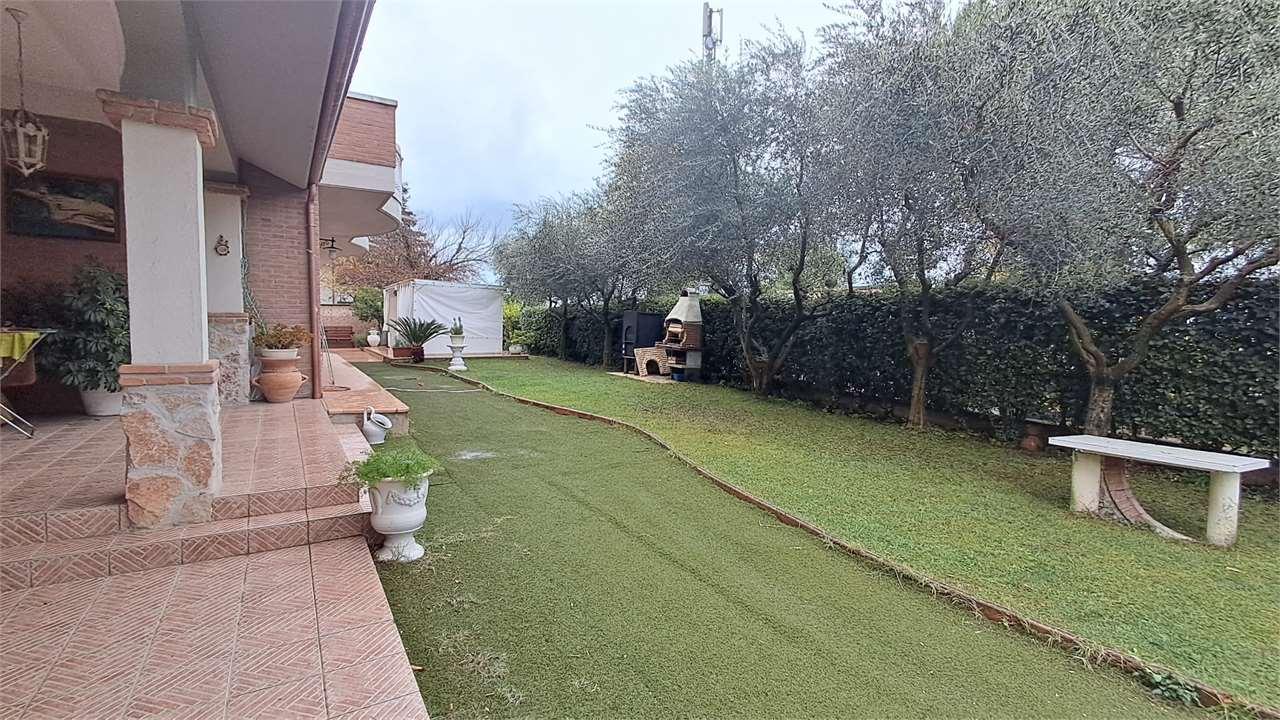 VILLA BIFAMILIARE VENDITA MONSANO 31
