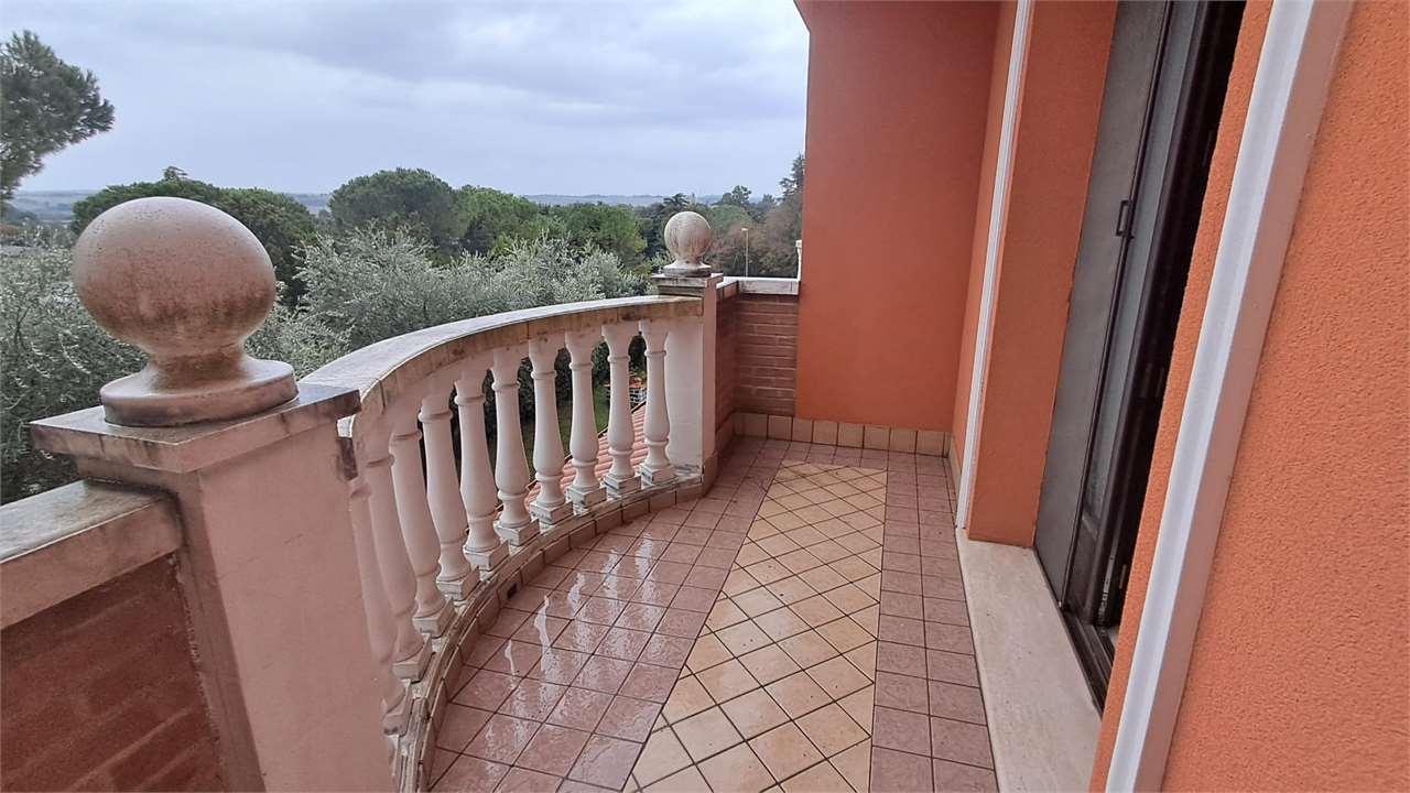 VILLA BIFAMILIARE VENDITA MONSANO 37