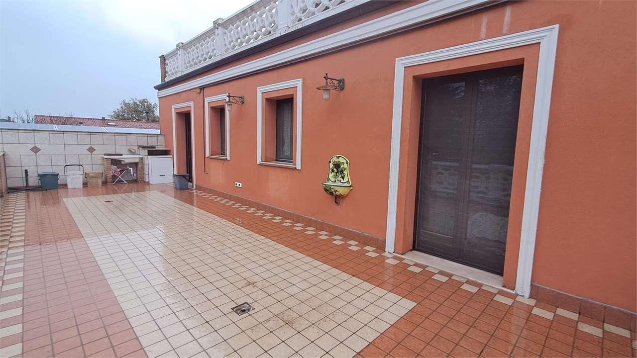 VILLA BIFAMILIARE VENDITA MONSANO 41