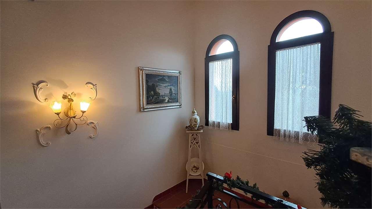 VILLA BIFAMILIARE VENDITA MONSANO 43