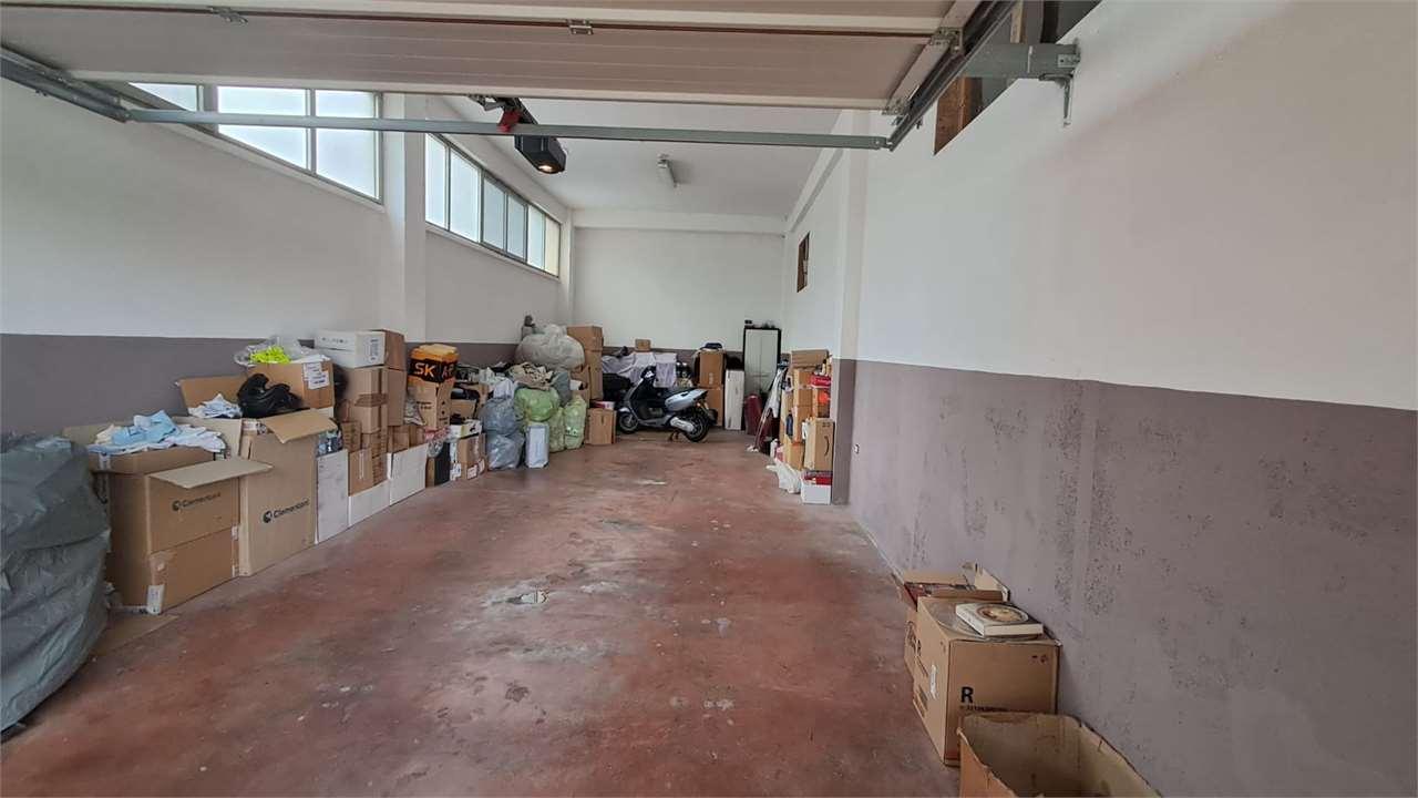 VILLA BIFAMILIARE VENDITA MONSANO 44