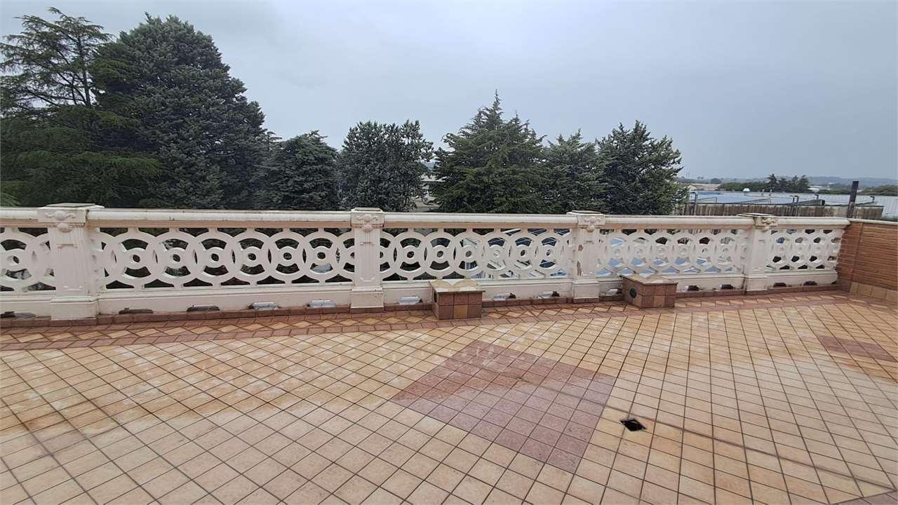 VILLA BIFAMILIARE VENDITA MONSANO 45