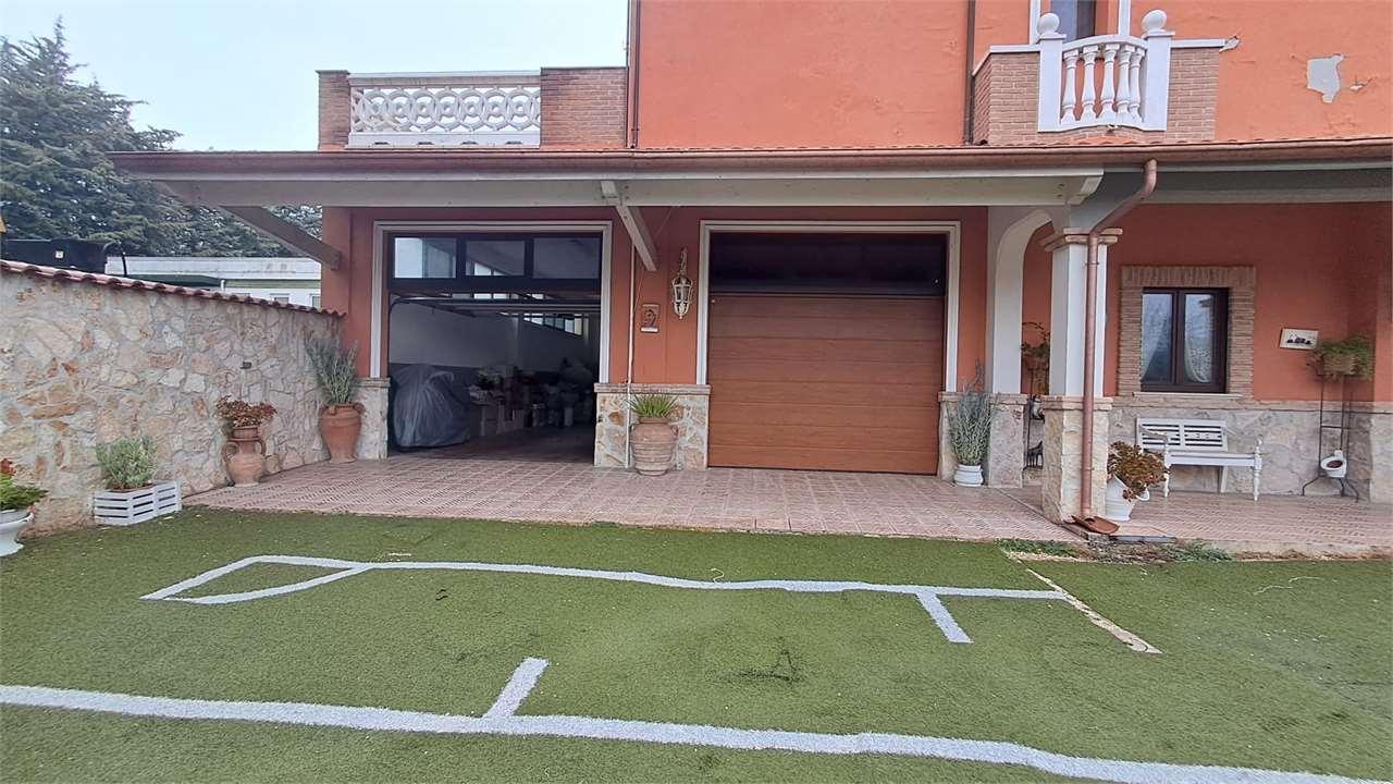 VILLA BIFAMILIARE VENDITA MONSANO 49