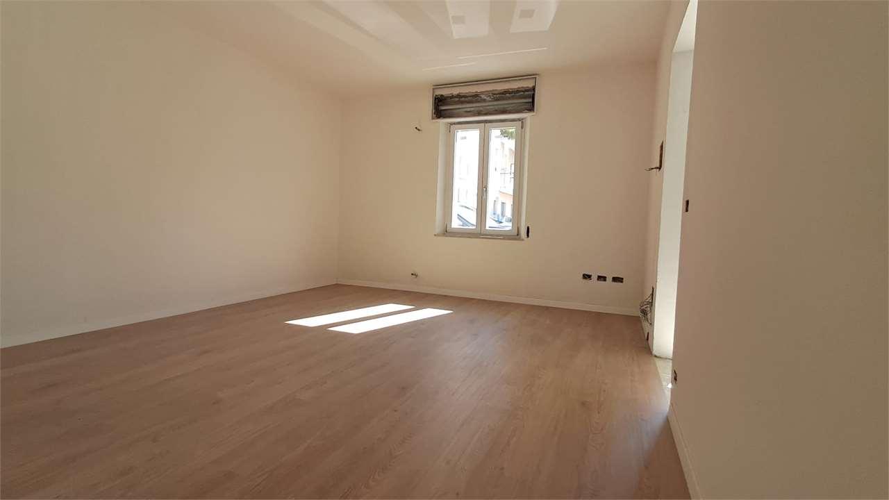 <span class='testorotoimmob'>V000042 - APPARTAMENTO - VENDITA - ANCONA</span>