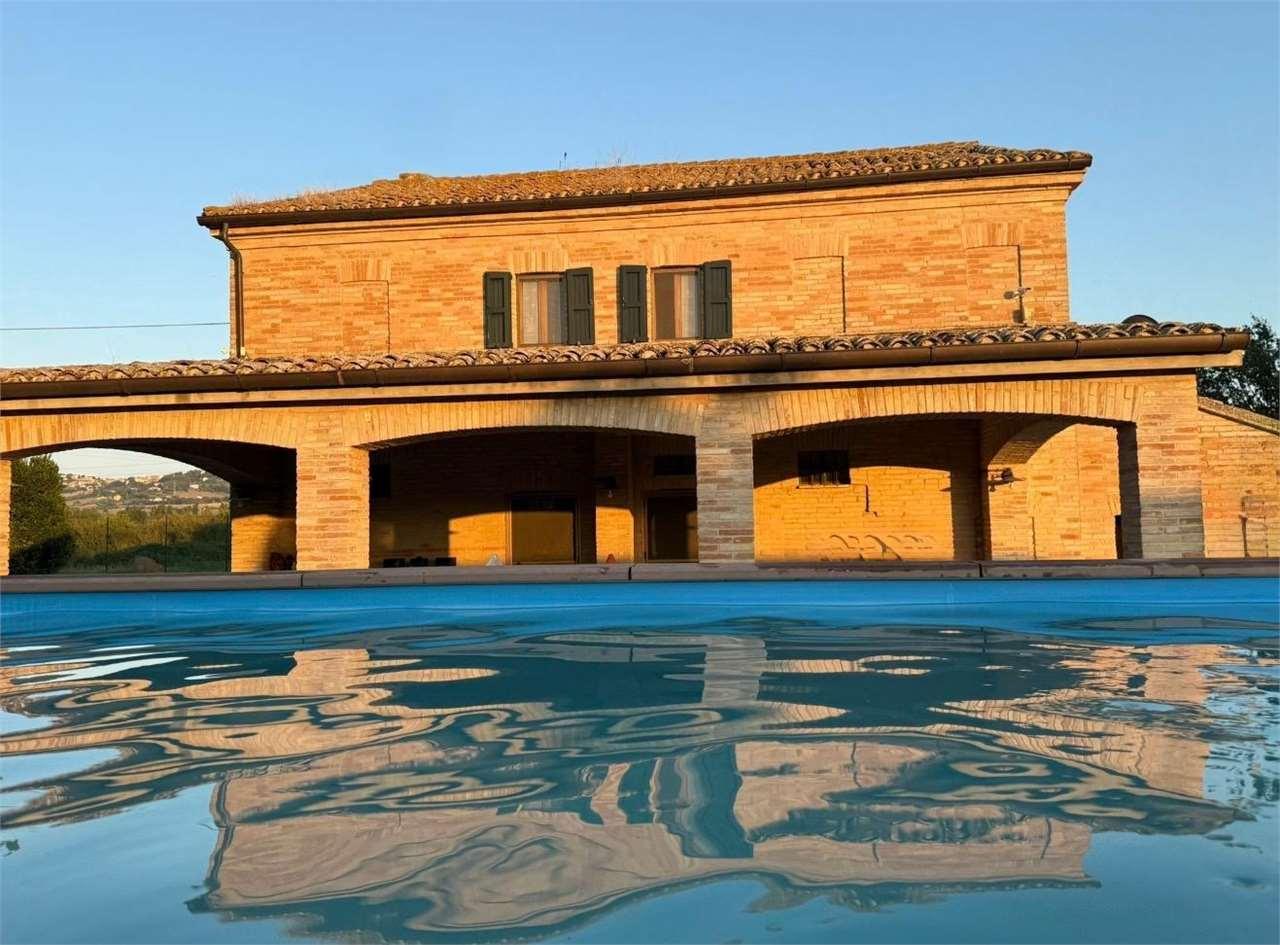 VILLA VENDITA RECANATI 32
