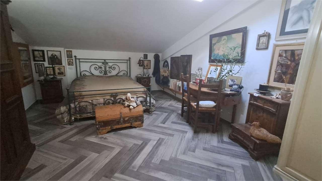 TRILOCALE VENDITA CAMERANO 12