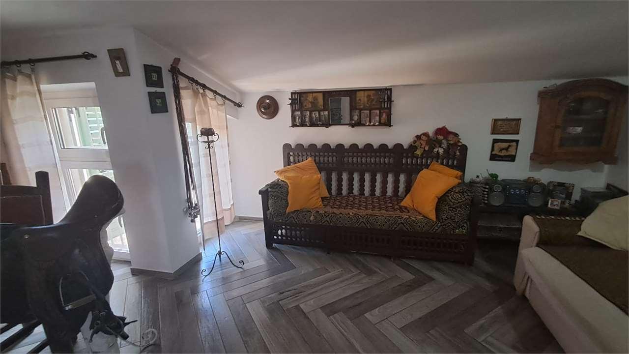 TRILOCALE VENDITA CAMERANO 18