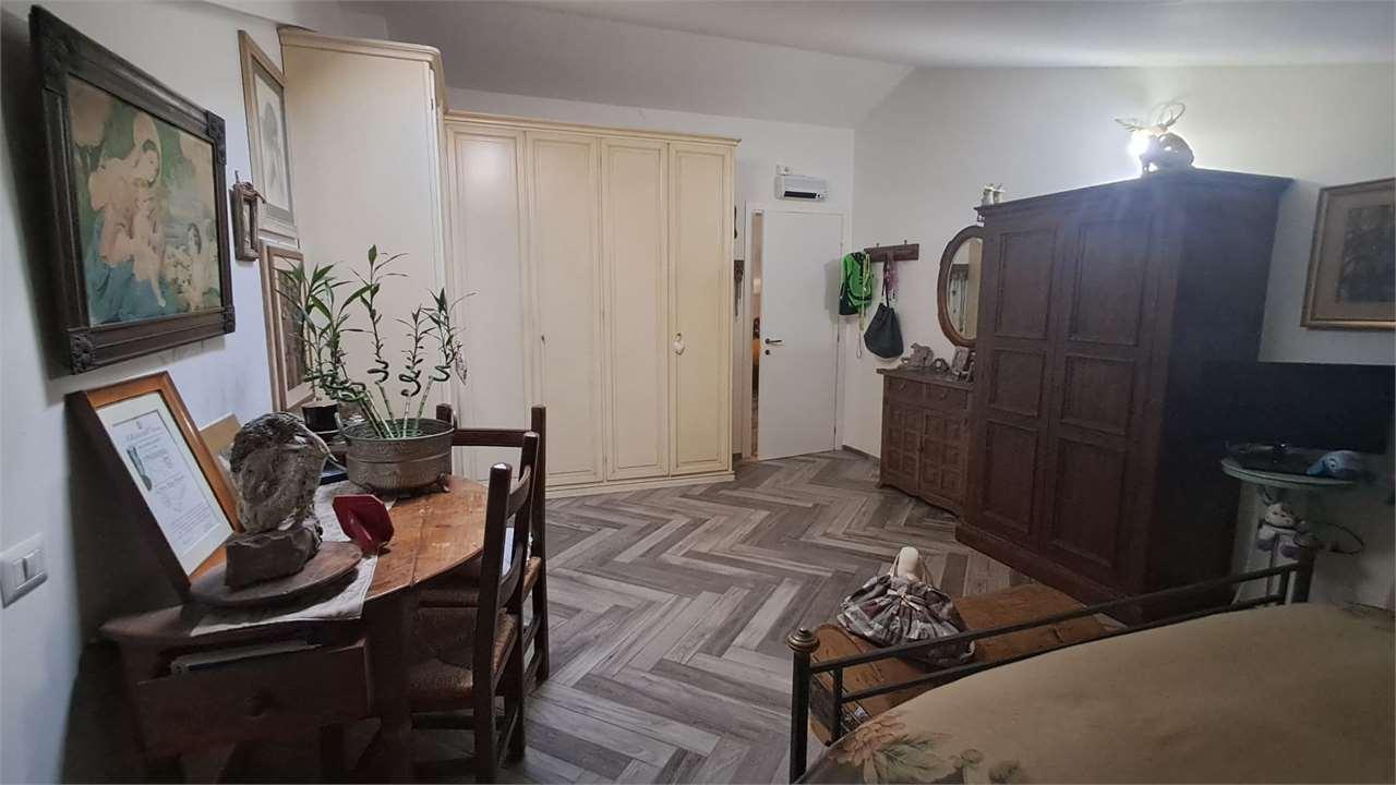 TRILOCALE VENDITA CAMERANO 9