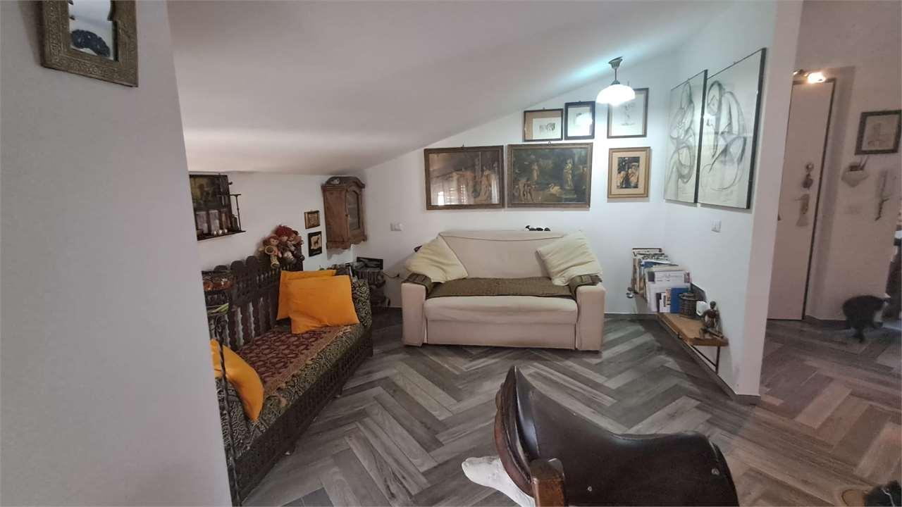 TRILOCALE VENDITA CAMERANO 19