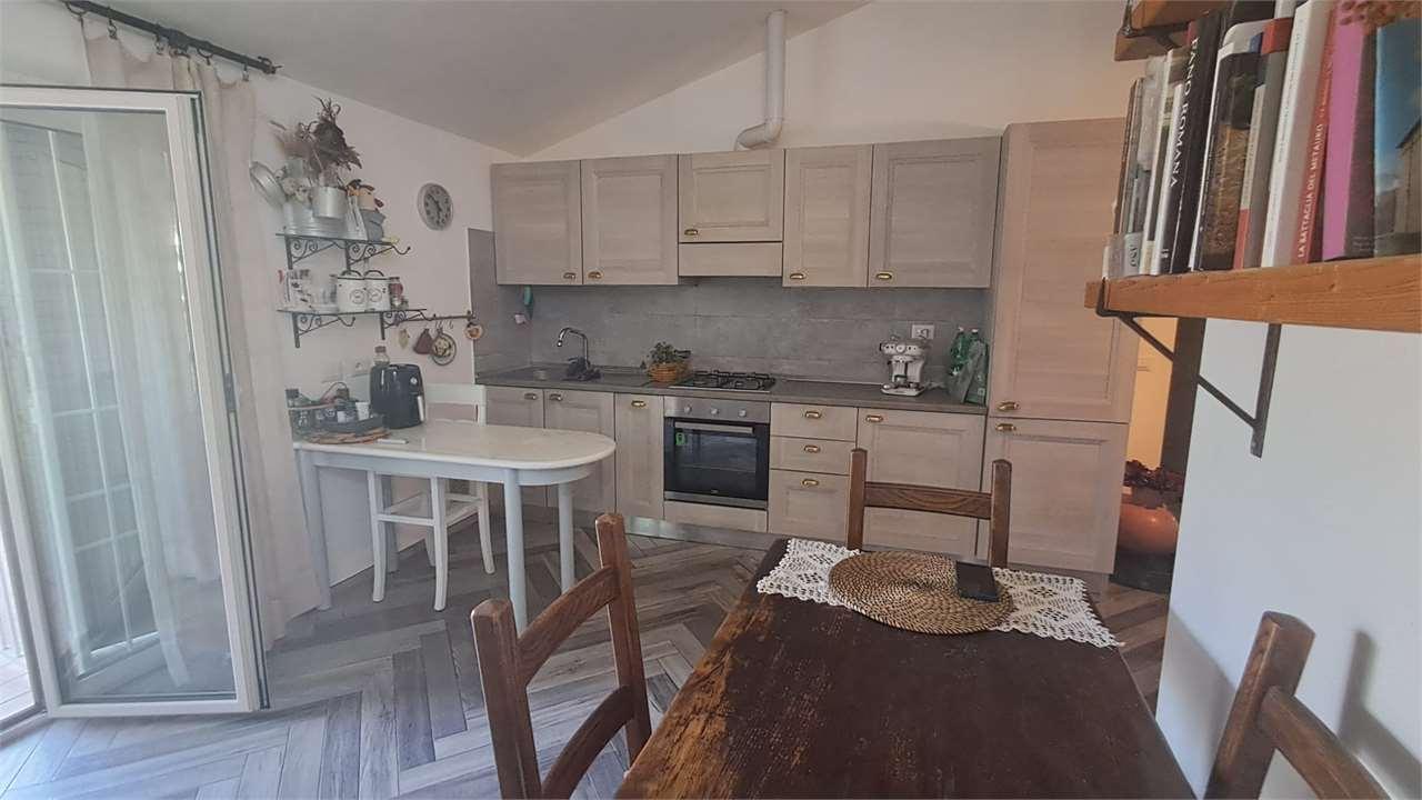 TRILOCALE VENDITA CAMERANO 20
