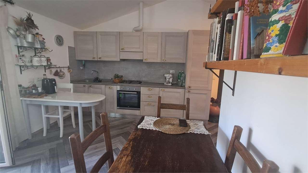 TRILOCALE VENDITA CAMERANO 21