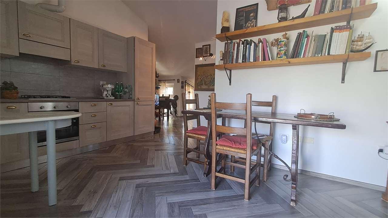 TRILOCALE VENDITA CAMERANO 22