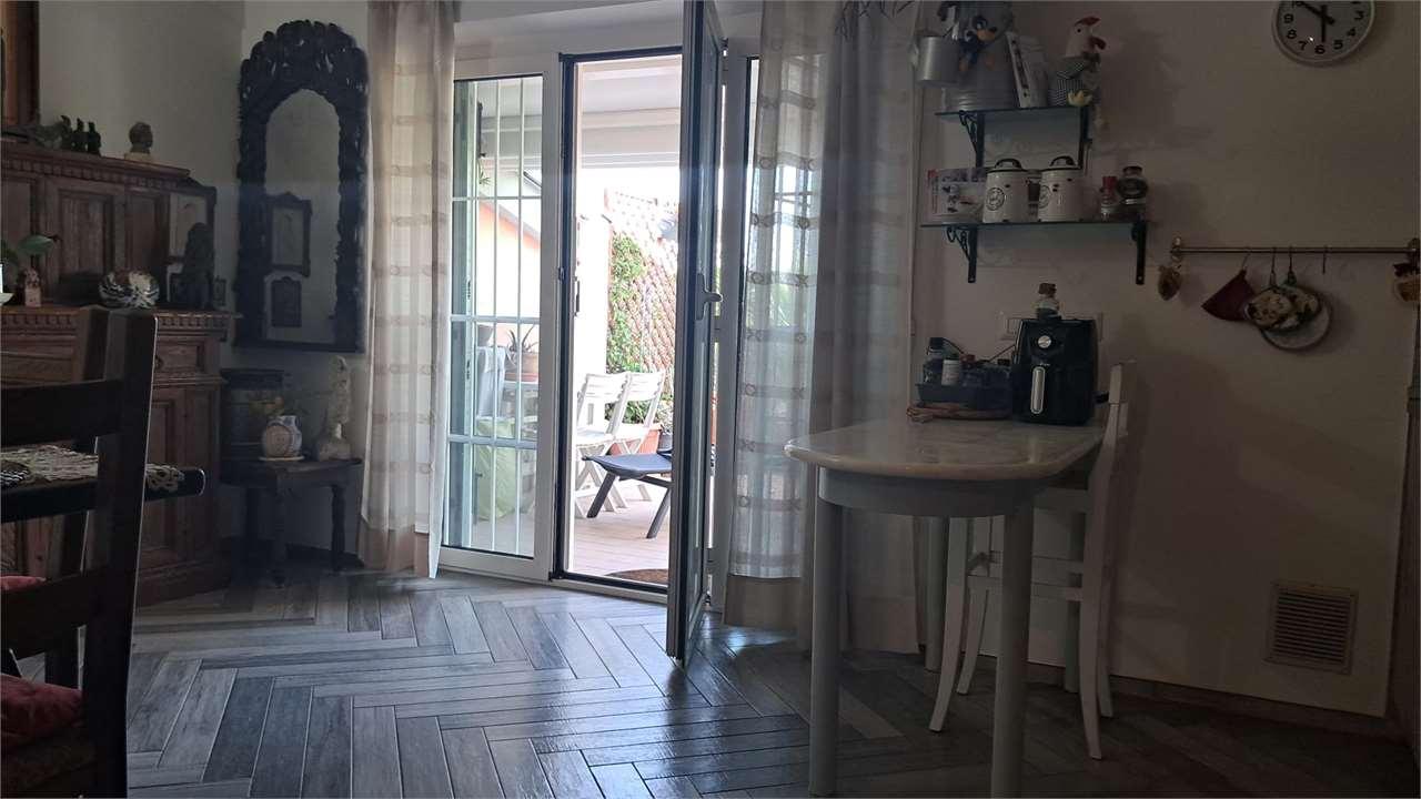 TRILOCALE VENDITA CAMERANO 25