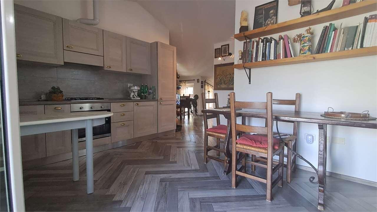 TRILOCALE VENDITA CAMERANO 26