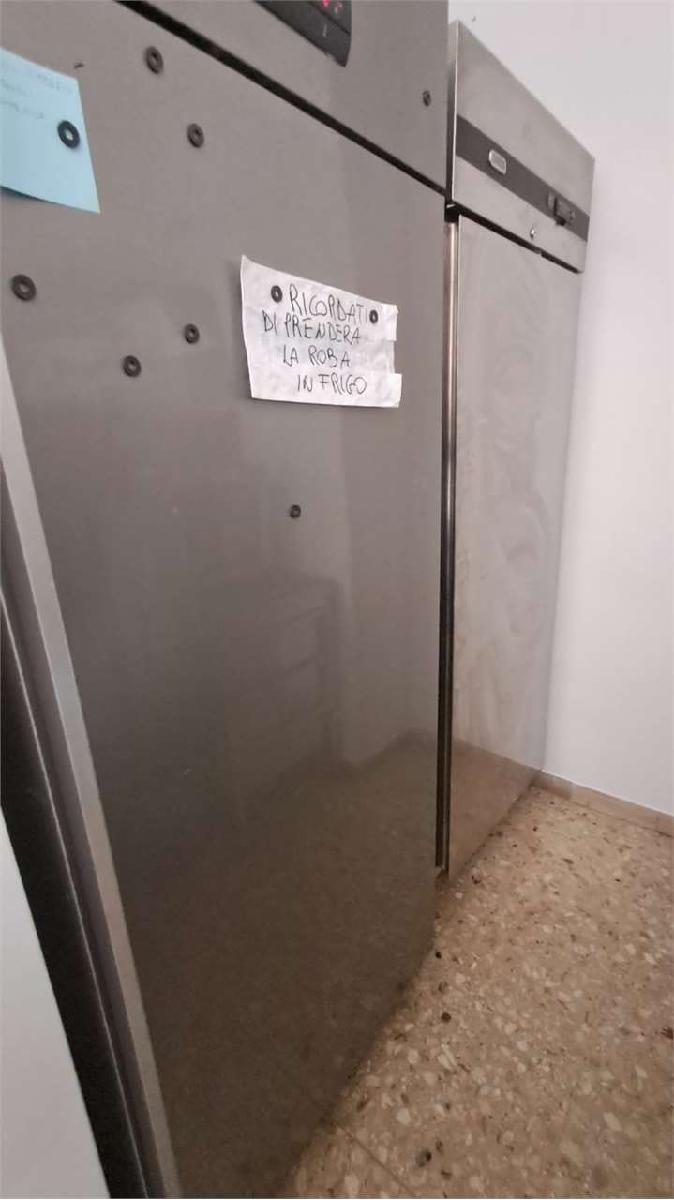 NEGOZIO VENDITA POLVERIGI 5