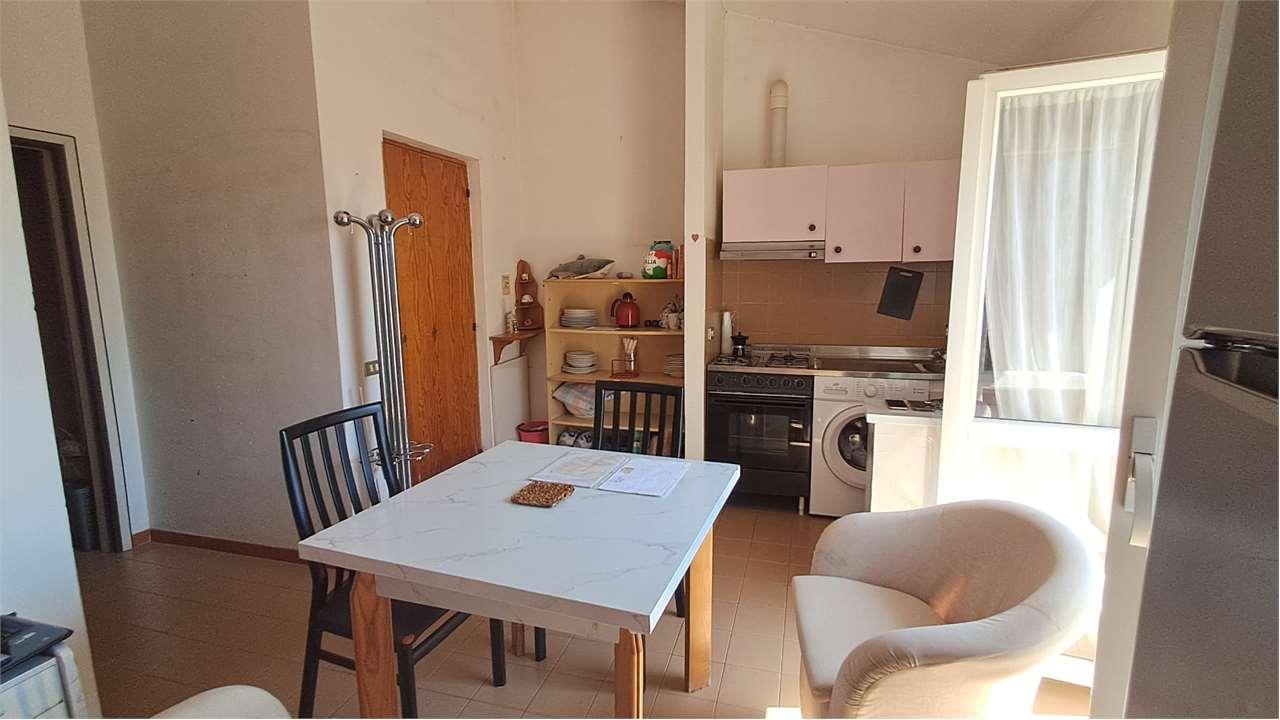 BILOCALE VENDITA MONTEMARCIANO 8