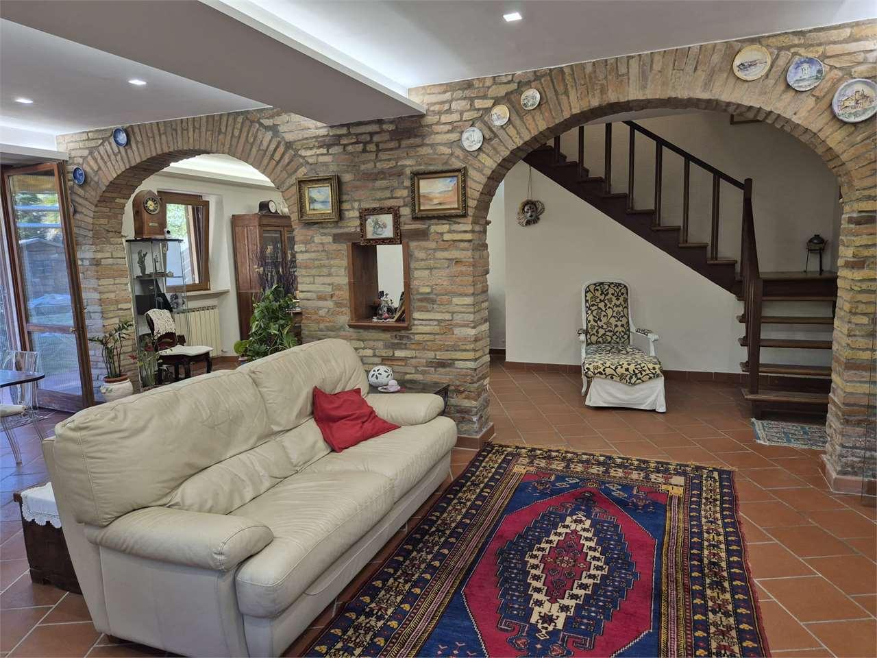 PORZIONE VILLA VENDITA AGUGLIANO 4