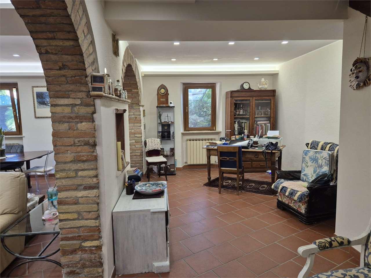 PORZIONE VILLA VENDITA AGUGLIANO 11