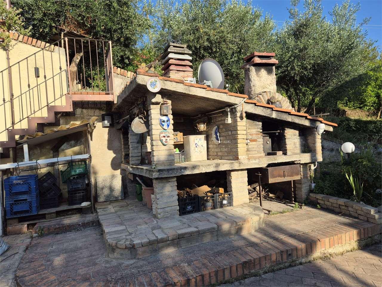 PORZIONE VILLA VENDITA AGUGLIANO 16