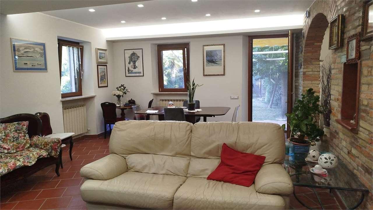 PORZIONE VILLA VENDITA AGUGLIANO 22