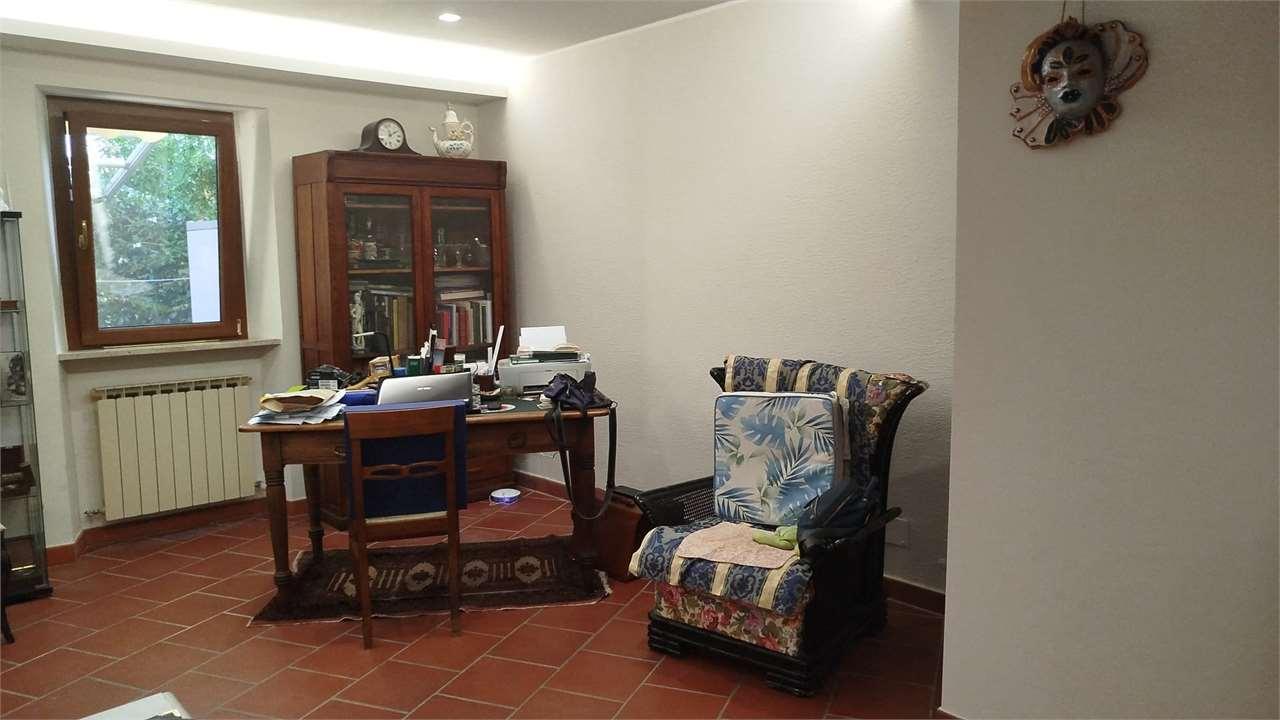 PORZIONE VILLA VENDITA AGUGLIANO 35