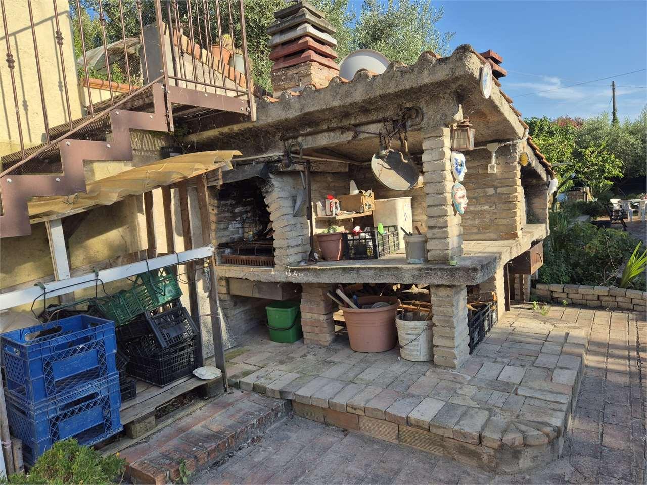 PORZIONE VILLA VENDITA AGUGLIANO 83