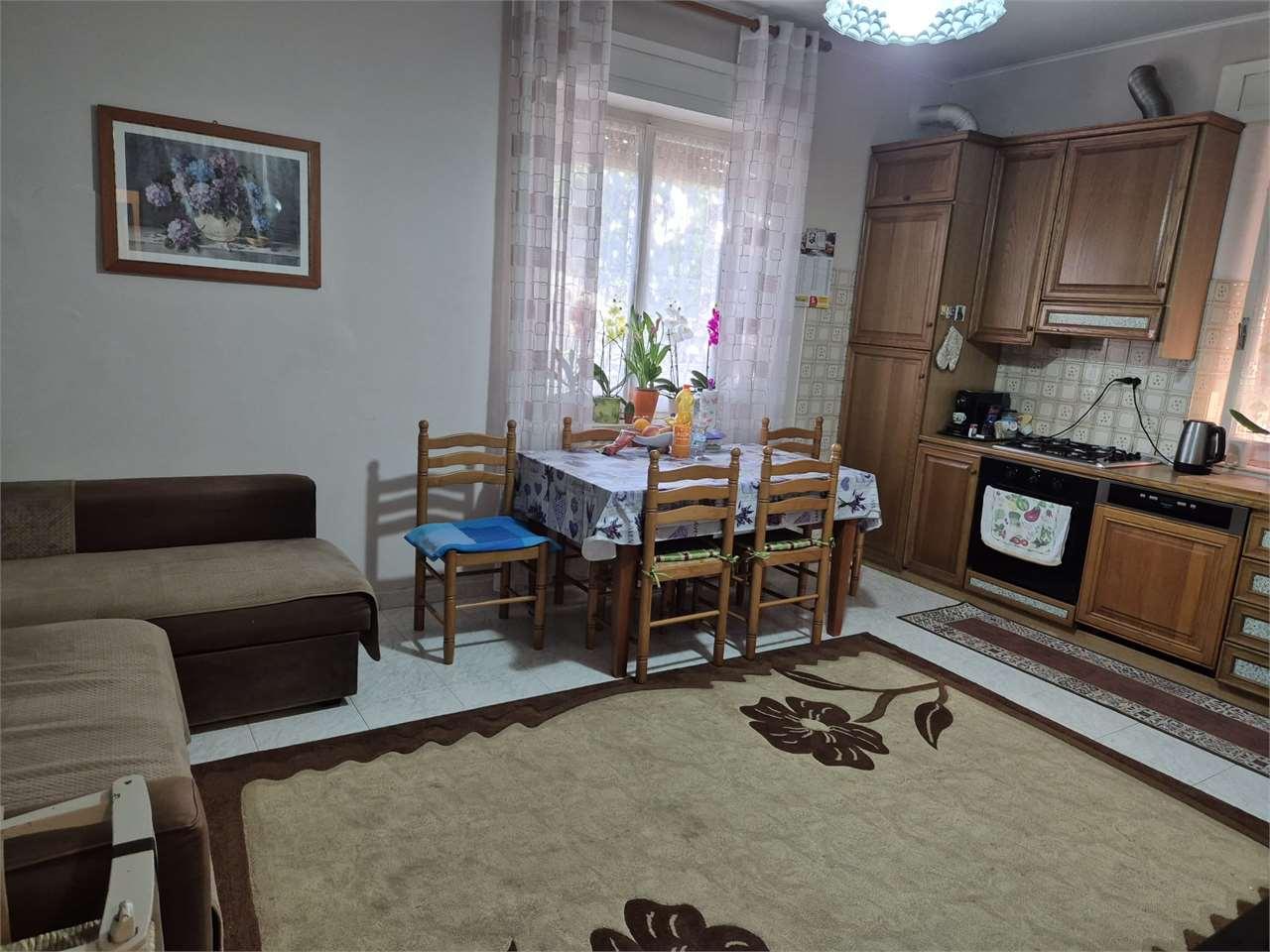 TRILOCALE VENDITA CAMERANO 2