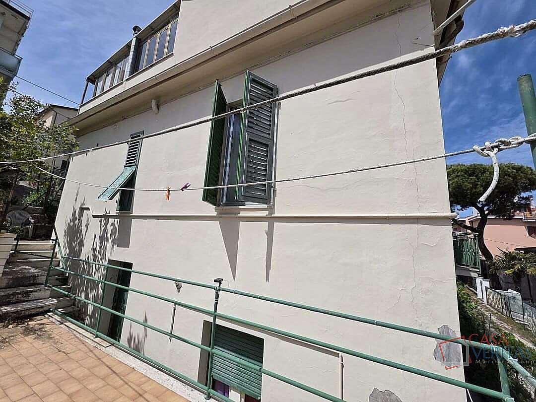 CASA SINGOLA VENDITA FALCONARA MARITTIMA 45