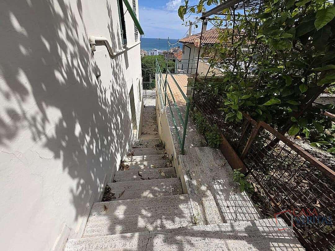 CASA SINGOLA VENDITA FALCONARA MARITTIMA 41