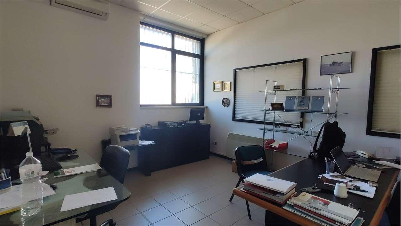 MAGAZZINO VENDITA ANCONA 9