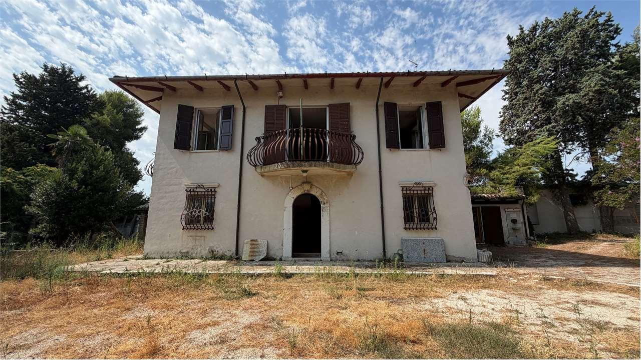 VILLA VENDITA ANCONA 1