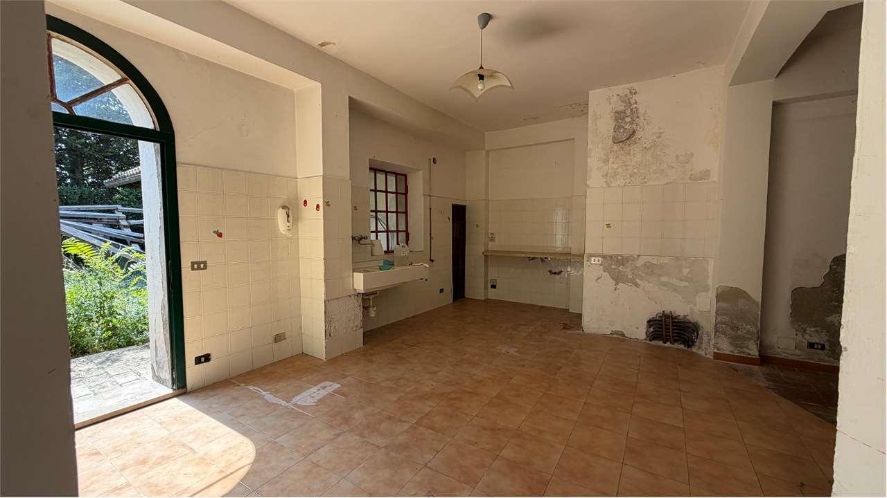 VILLA VENDITA ANCONA 8