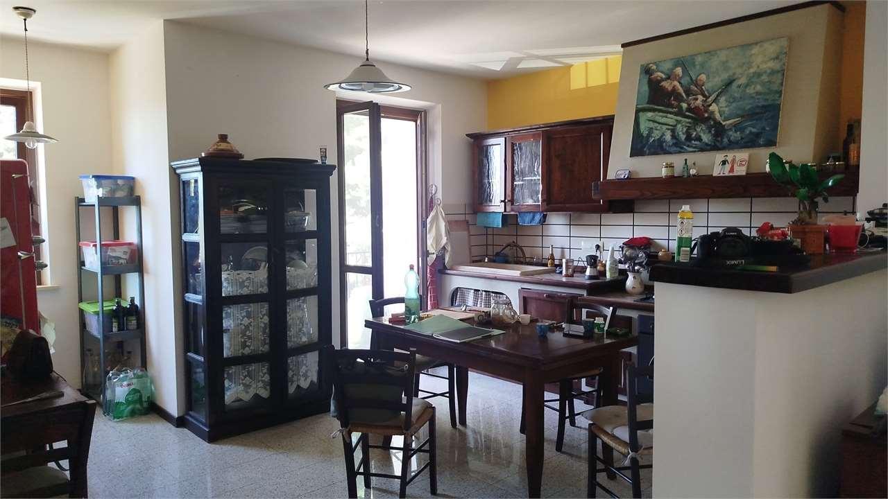 VILLETTA SCHIERA VENDITA AGUGLIANO 6