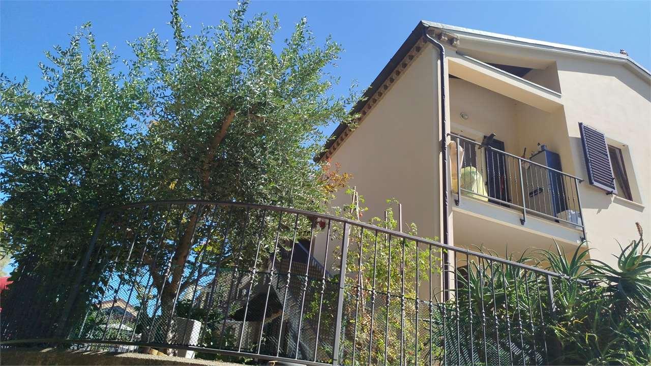VILLETTA SCHIERA VENDITA AGUGLIANO 21