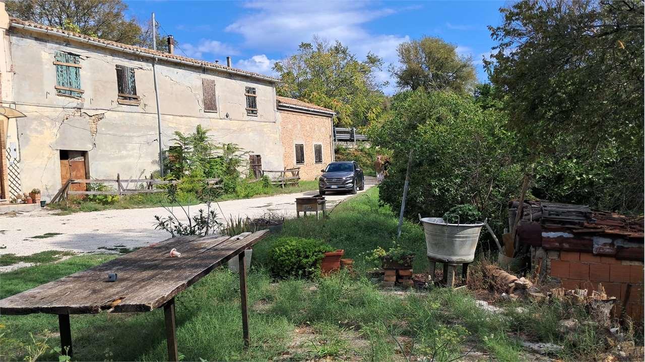 RUSTICO/CASALE VENDITA ANCONA 21