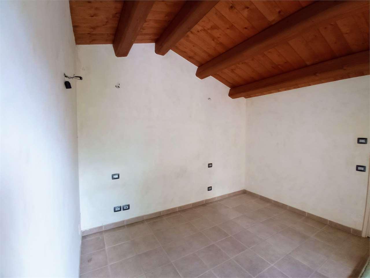 VILLA VENDITA CAMERANO 9