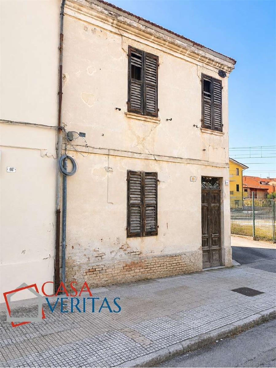 CASA SINGOLA VENDITA CHIARAVALLE 14