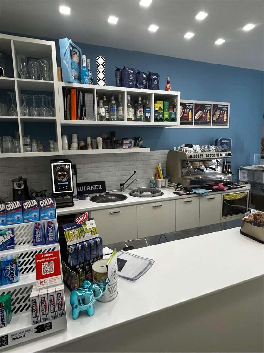 1 LOCALE AFFITTO ANCONA 3