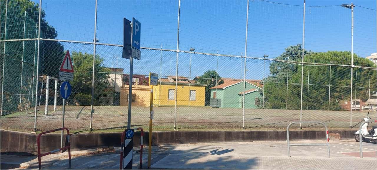 CAPANNONE VENDITA FALCONARA MARITTIMA 4