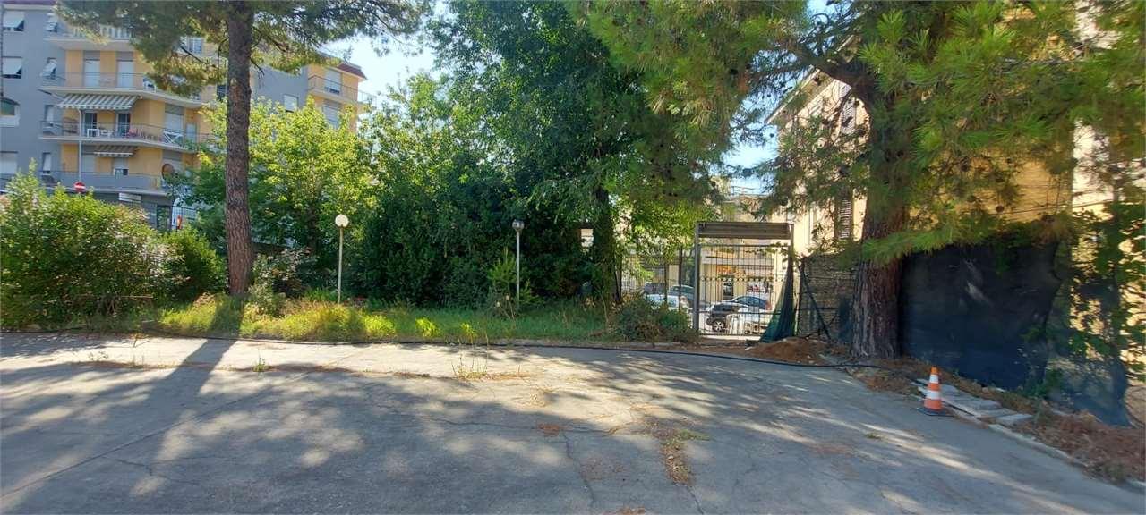 CAPANNONE VENDITA FALCONARA MARITTIMA 15